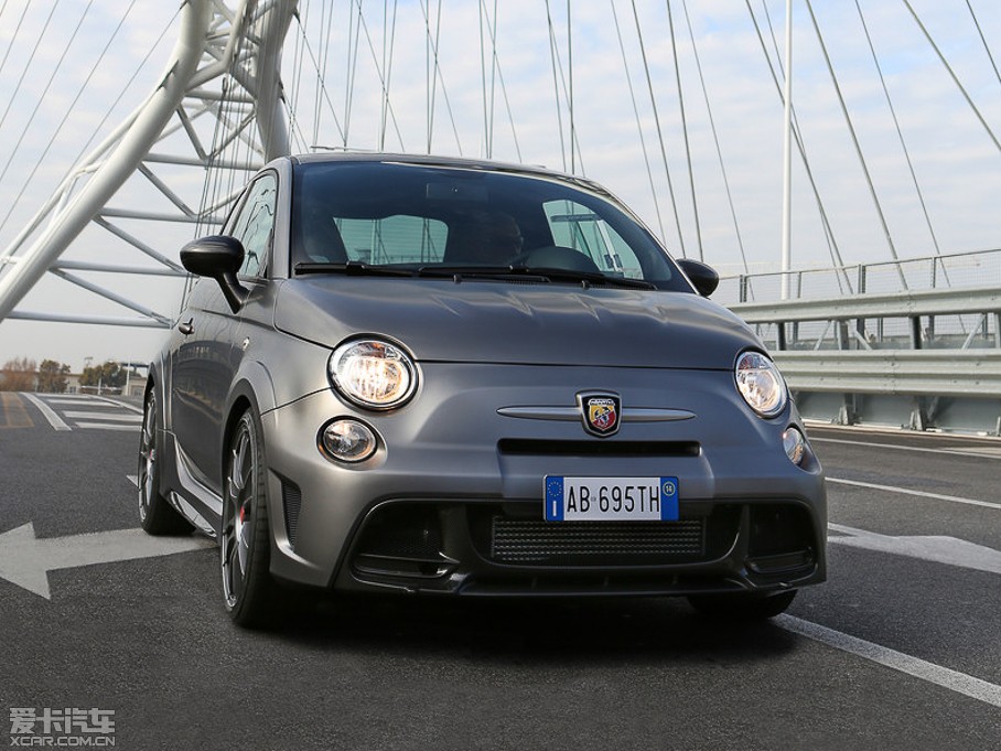 2014Ɓ500 695 Abarth Biposto