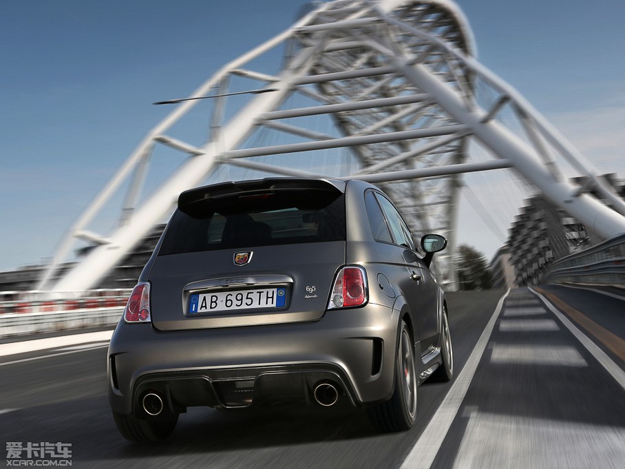2014Ɓ500 695 Abarth Biposto