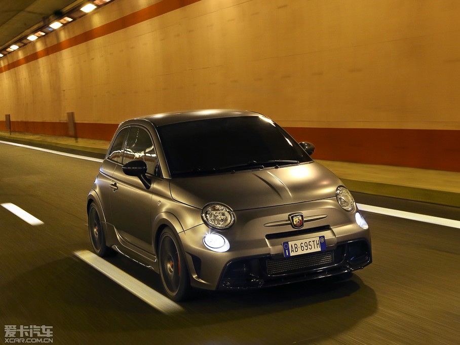 2014Ɓ500 695 Abarth Biposto