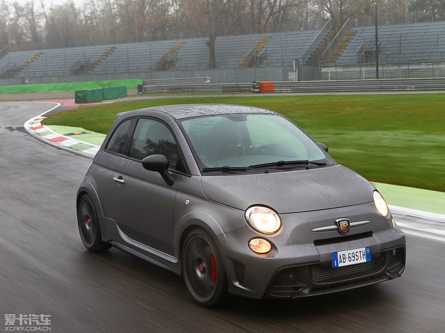 2014Ɓ500 695 Abarth Biposto