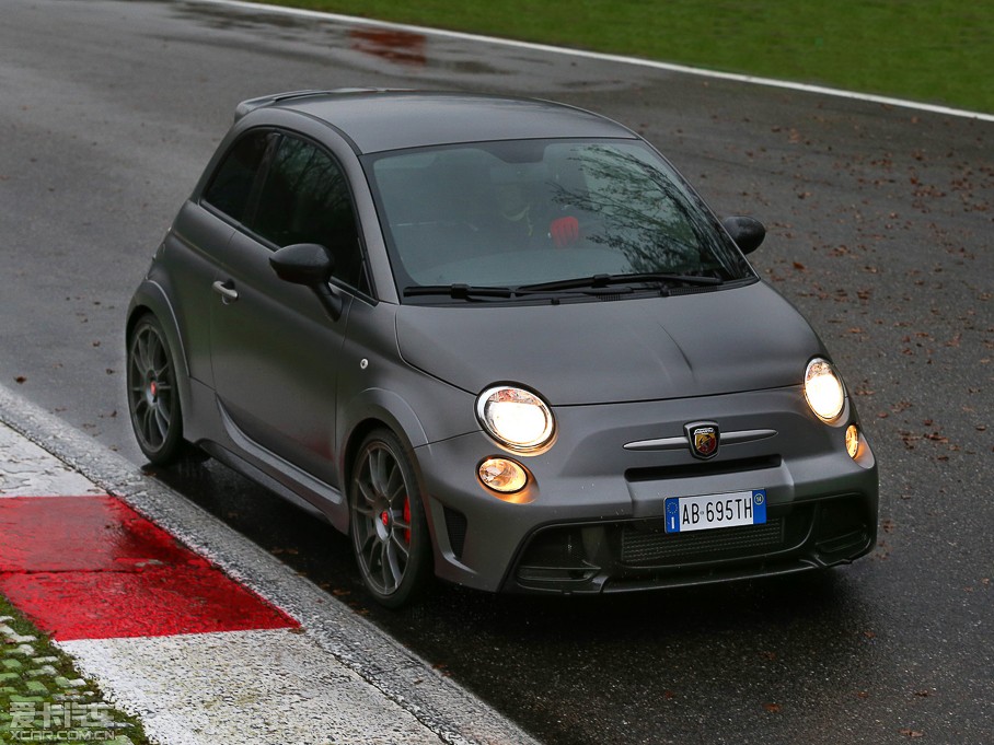 2014Ɓ500 695 Abarth Biposto