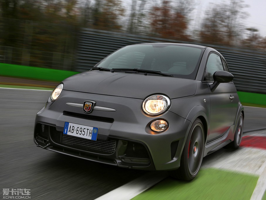 2014Ɓ500 695 Abarth Biposto