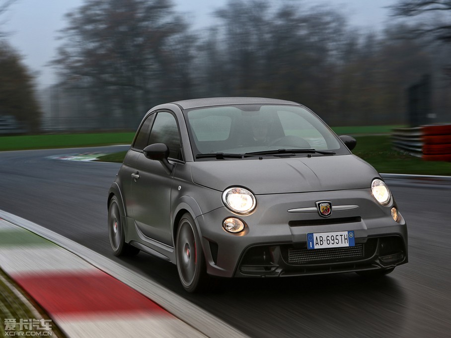 2014Ɓ500 695 Abarth Biposto