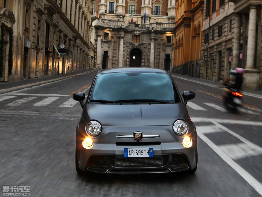 2014Ɓ500 695 Abarth Biposto