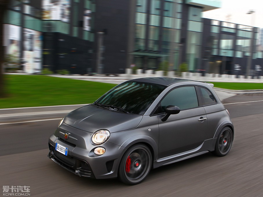 2014Ɓ500 695 Abarth Biposto