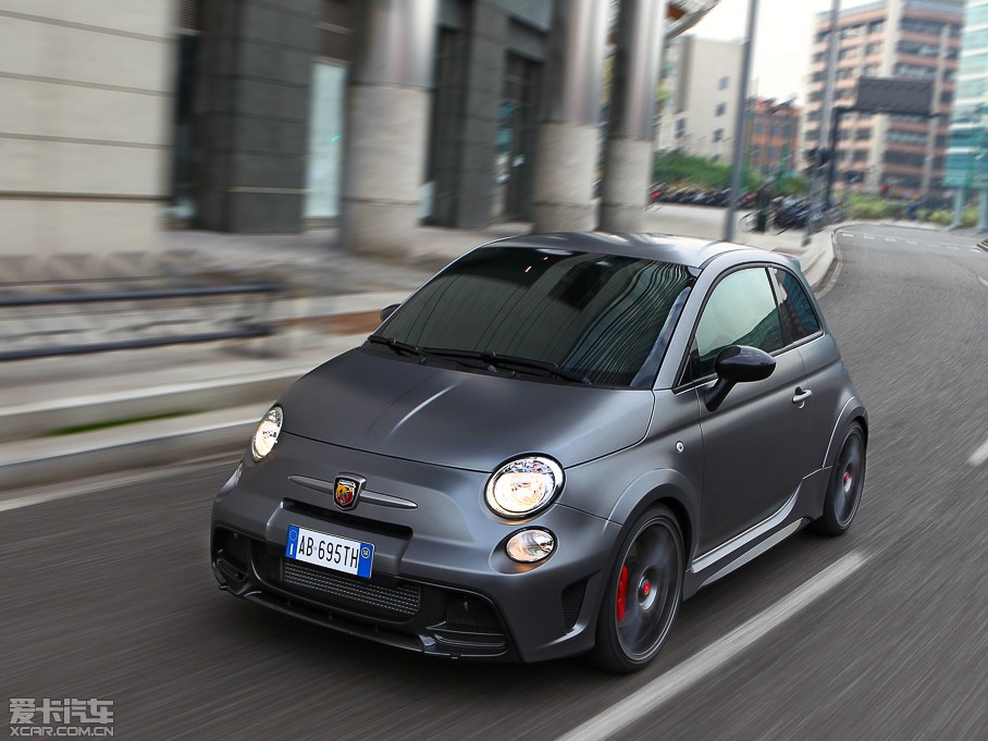 2014Ɓ500 695 Abarth Biposto