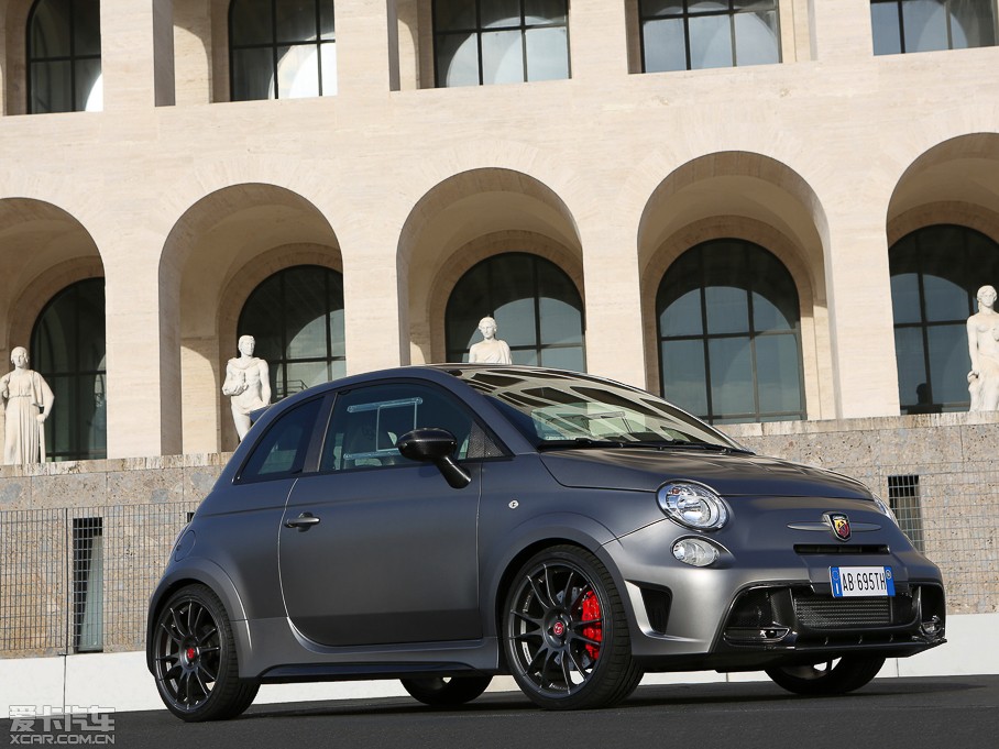 2014Ɓ500 695 Abarth Biposto