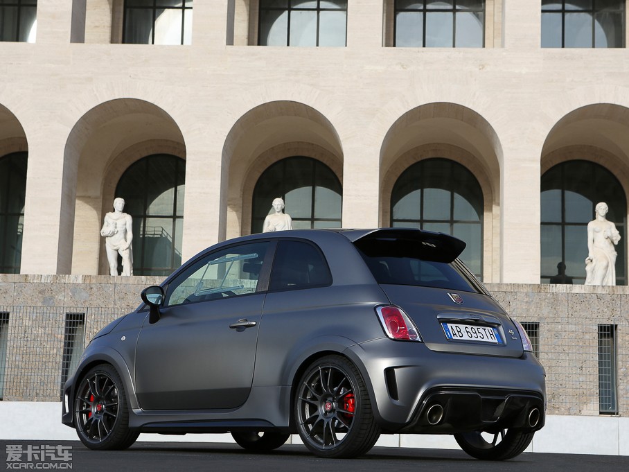 2014Ɓ500 695 Abarth Biposto