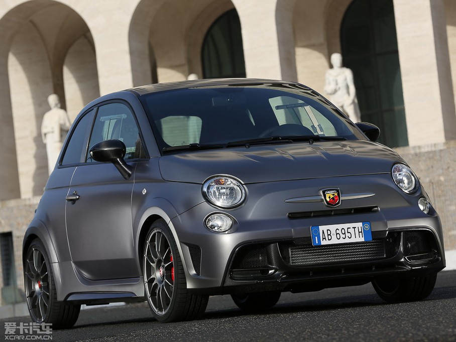 2014Ɓ500 695 Abarth Biposto