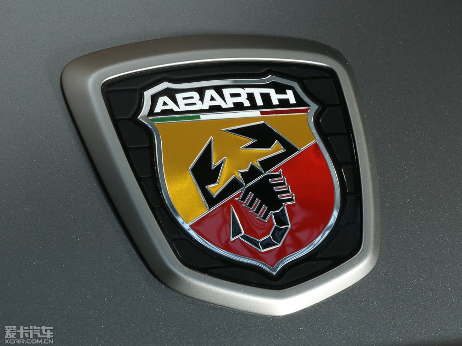 2014Ɓ500 695 Abarth Biposto
