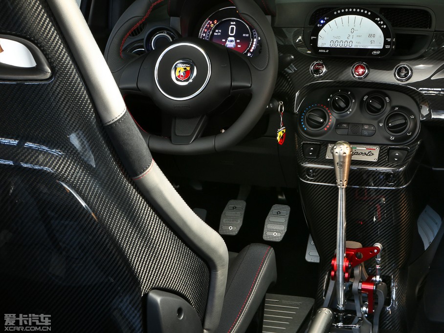 2014Ɓ500 695 Abarth Biposto