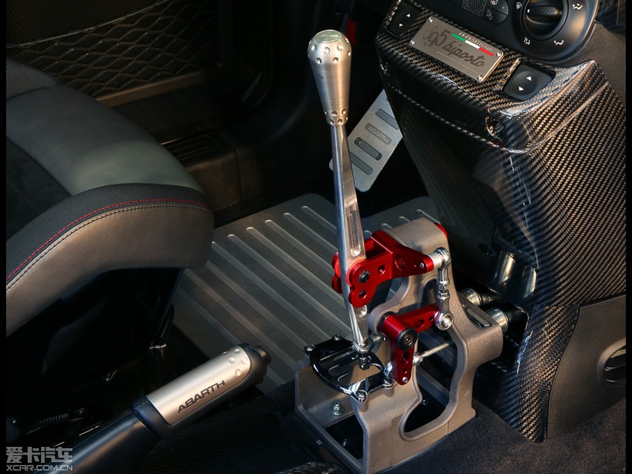 2014Ɓ500 695 Abarth Biposto