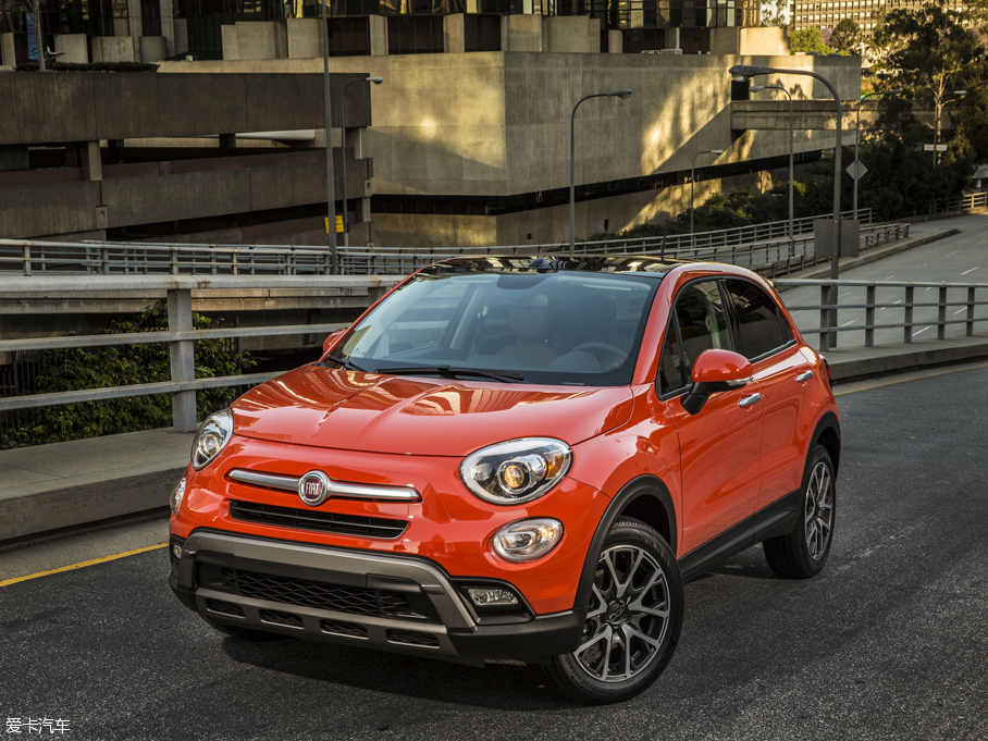 2015Ɓ500X 