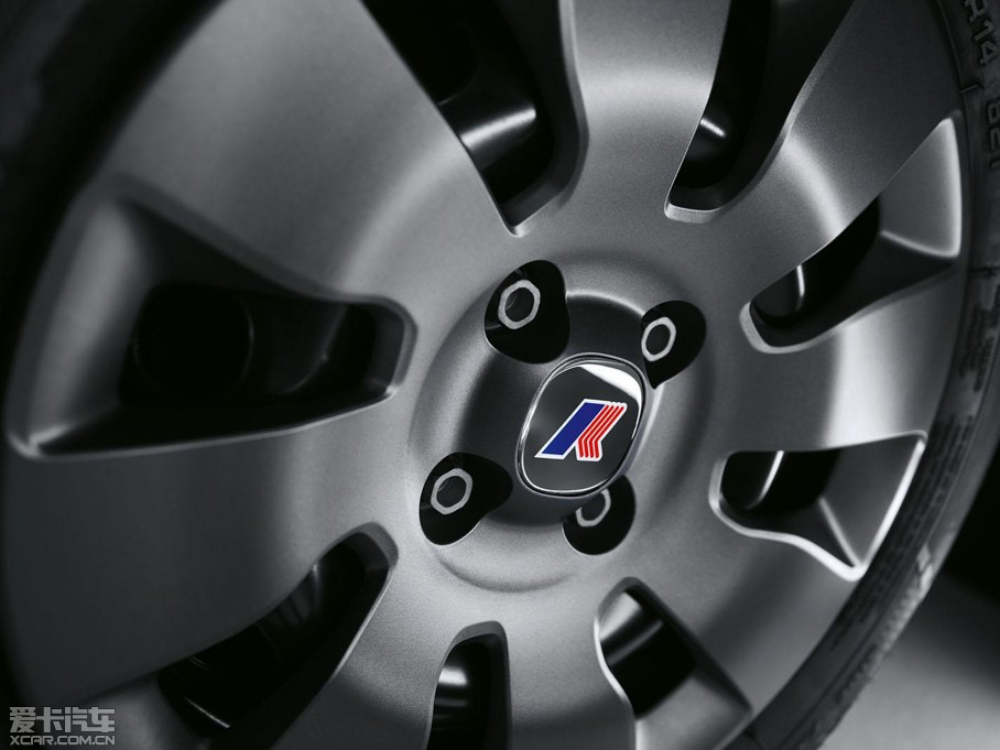 2015ƁPanda K-Way؄e