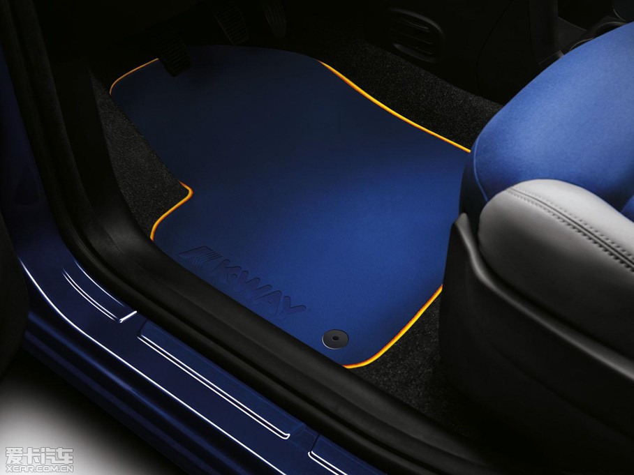 2015ƁPanda K-Way؄e