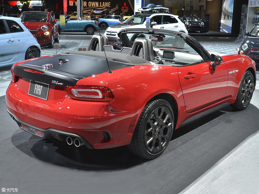 2016Ɓ124 Abarth Spider