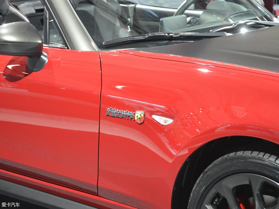 2016124 Abarth Spider