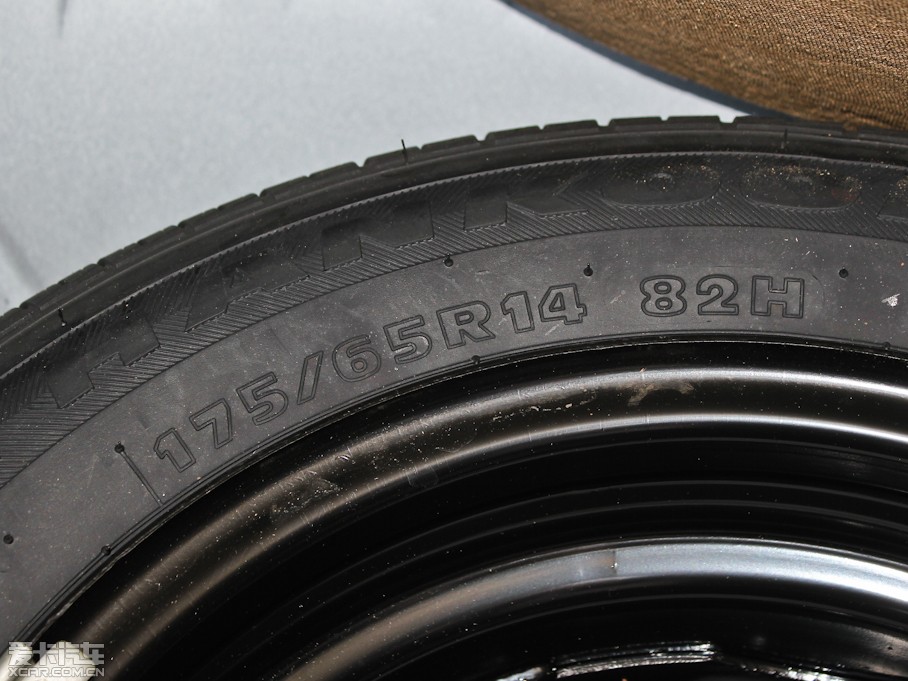 2012����־V2 CROSS 1.3L �քӺ��A��