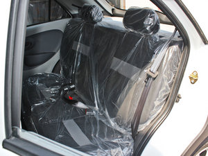 2012款1.3L 手动豪华版 后排座椅