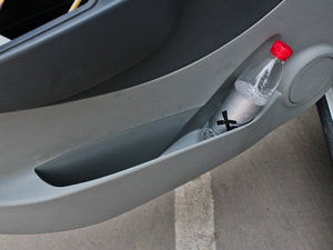 2012款1.3L 手动豪华版 空间座椅