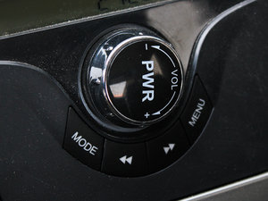 2012款1.3L 手动豪华版 中控区