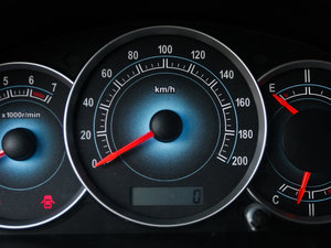 2012��1.5L ��Ӣ�� �п؅^