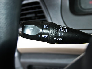 2012��1.5L ��Ӣ�� �п؅^