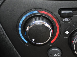 2012��1.5L ��Ӣ�� �п؅^