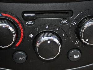 2012��1.5L ��Ӣ�� �п؅^