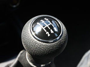 2012��1.5L ��Ӣ�� �п؅^