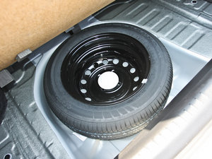 2012款1.5L 精英版 备胎