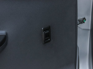 2012��1.5L ��Ӣ�� �п؅^