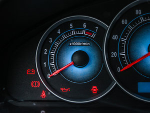 2012��1.5L ��Ӣ�� �п؅^