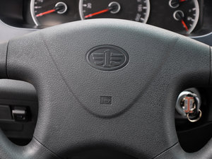 2012款N3 1.0L 手动基本版 中控区
