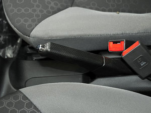 2012款N3 1.0L 手动基本版 驻车制动器