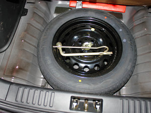 2013款1.3L 手动豪华版 备胎