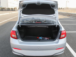 2013款1.5L ISS手动精英版 行李厢空间
