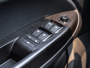 天津一汽2015款駿派D60