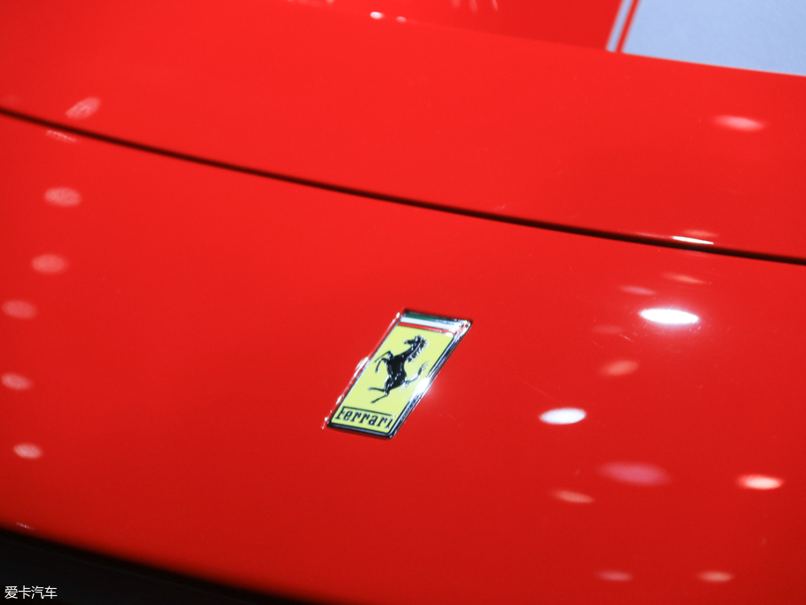 2018488 Pista 3.9T Pista