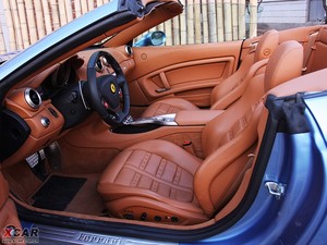 2009款4.3L 基本型 前排空间