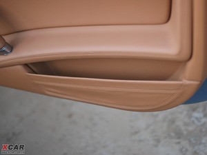 2009款4.3L 基本型 前门储物空间