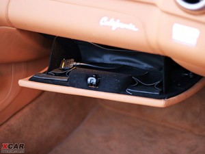 2009款4.3L 基本型 手套箱