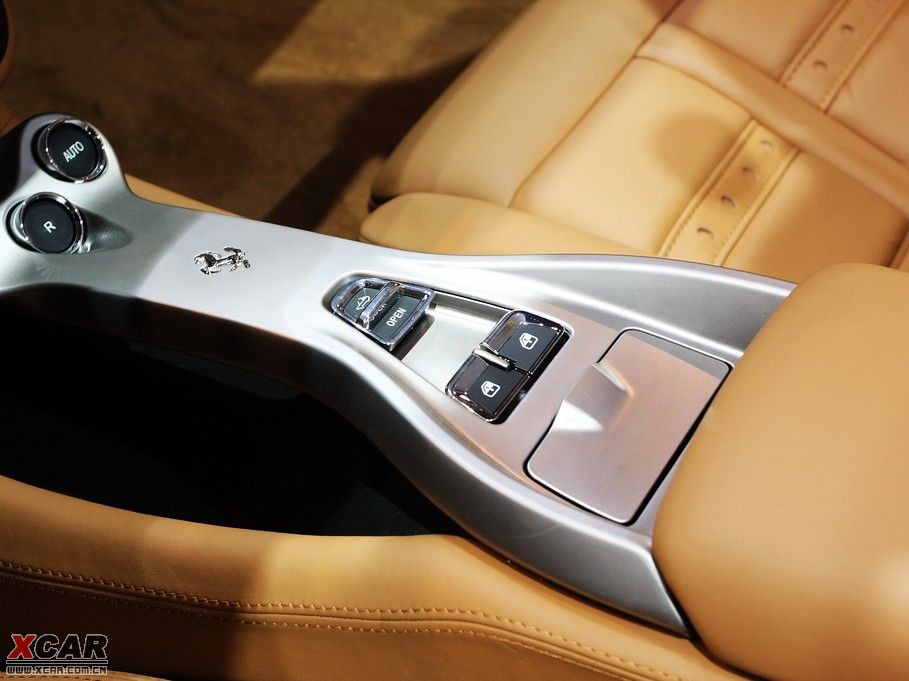 2009��California T 4.3L ������