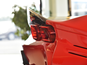 20203.9T V8 Stradale ^