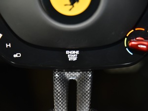 20203.9T V8 Stradale п؅^