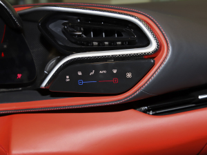 2021款3.0T V6 GTB 空调调节