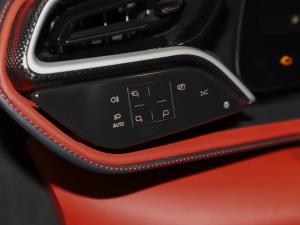 2021款3.0T V6 GTB 中控区