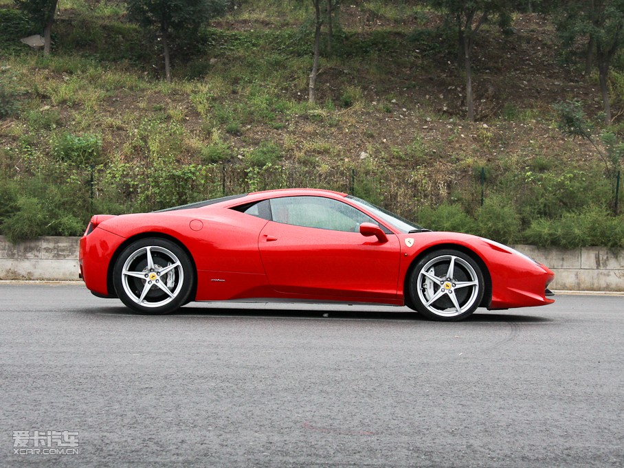 2010458 4.5L Italia