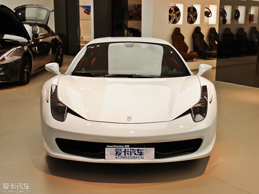 2010458 4.5L Italia