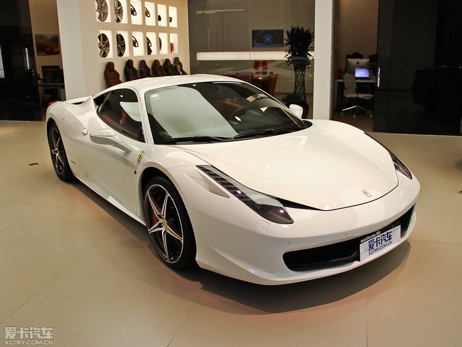 2010458 4.5L Italia